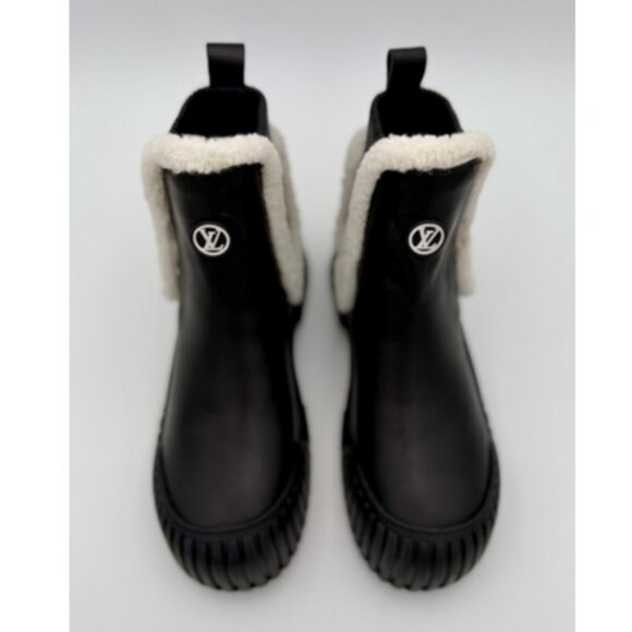 EUC-Louis Vuitton Black Shearling-Lined Chelsea Ankle Boot - 39/8.5 - Picture 2 of 12